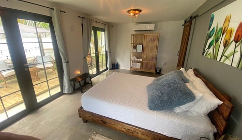 Habitación romántica, 1 cama de matrimonio, terraza, vistas al jardín