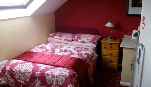 Habitación individual, baño compartido