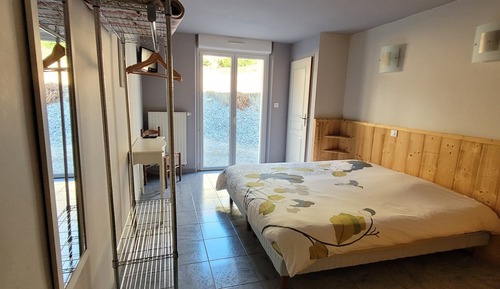 Habitación clásica con 1 cama doble o 2 individuales, no fumadores, vistas a la colina