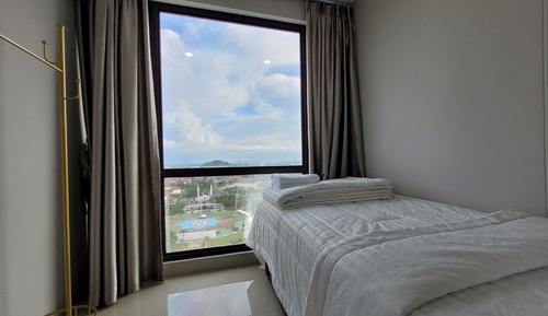 Apartamento Elite, 2 habitaciones, vistas parciales al mar, en esquina