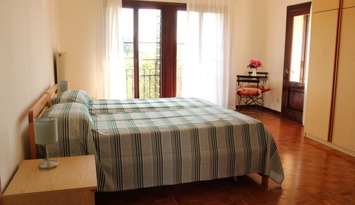 Habitación superior con 1 cama doble o 2 individuales