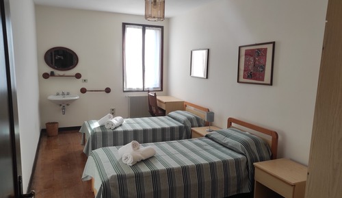 Habitación básica, baño compartido