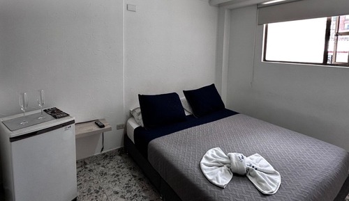 Suite básica, baño privado