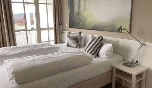 Apartamento Confort, baño privado, vistas al puerto deportivo (Selliner See Blick  )