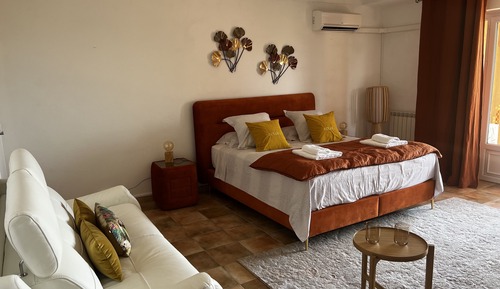 Suite superior, baño privado, vistas al mar (Ocre)