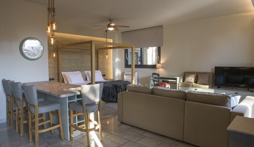 Suite estudio Deluxe, 1 cama de matrimonio, vistas al jardín, junto a la piscina