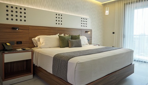 Habitación estándar, 1 cama de matrimonio grande, balcón
