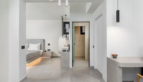 Elegant Suite | Outdoor Small Pool