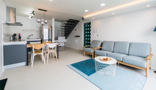 Habitación (Room 106)