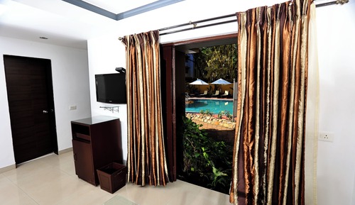 Habitación de lujo, vistas a la piscina