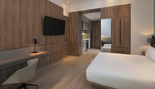 Estudio, 1 cama de matrimonio grande, vistas a la ciudad