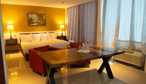 Habitación Confort, 1 cama de matrimonio grande, vistas a la ciudad