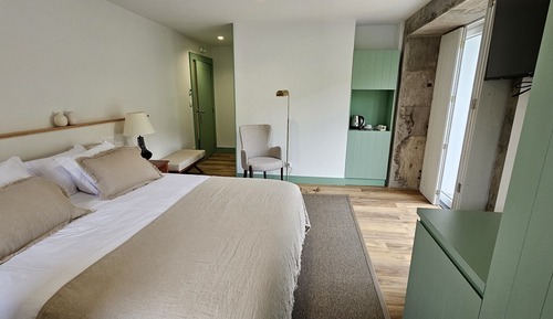 Habitación Confort con 1 cama doble o 2 individuales