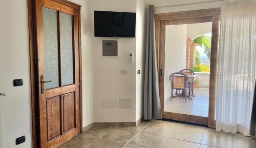 Habitación Confort doble, 1 cama de matrimonio, ducha adaptada, vistas parciales al mar