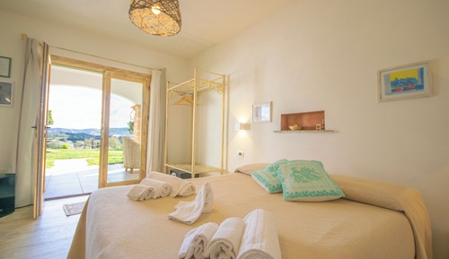 Habitación Deluxe doble, vistas parciales al mar