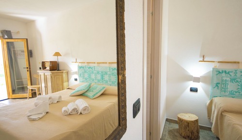 Habitación Confort doble, vistas parciales al mar