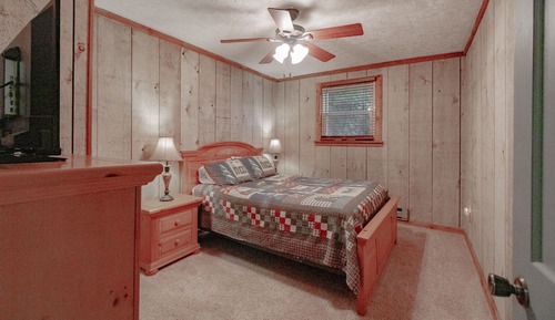 2 Bedroom / Sleeps 6