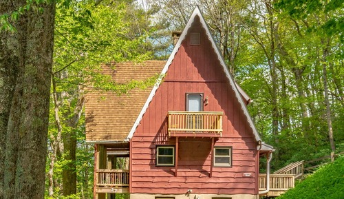 1 Bedroom Upstairs with Loft