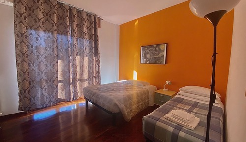 Habitación con 2 camas individuales