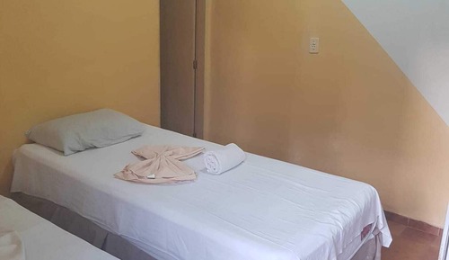 Habitación con 2 camas individuales