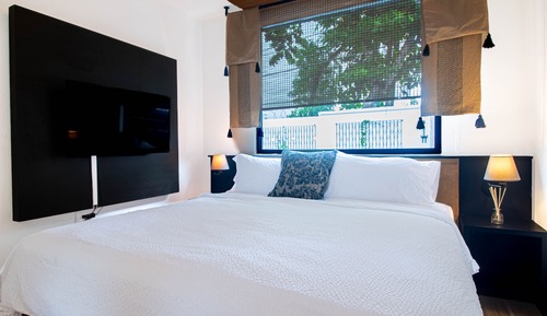 Habitación de lujo, 1 cama de matrimonio grande, vistas a la piscina, planta baja