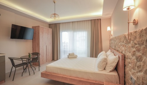 Habitación Confort doble, 1 cama doble, vistas al jardín
