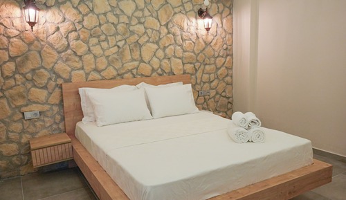 Apartamento básico, 1 cama doble, cocina, vistas al jardín