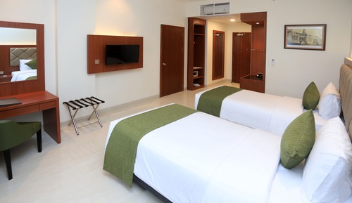 Habitación Deluxe con 1 cama doble o 2 individuales, varias camas, no fumadores