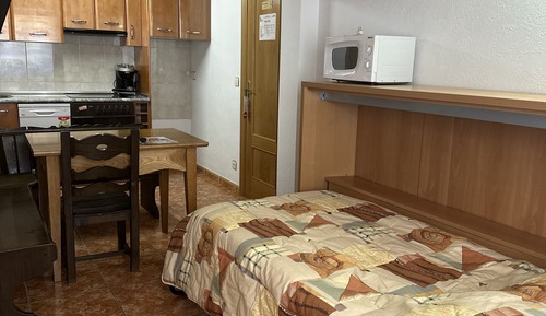 Habitación clásica con 2 camas individuales, baño compartido (No 7 - 8)