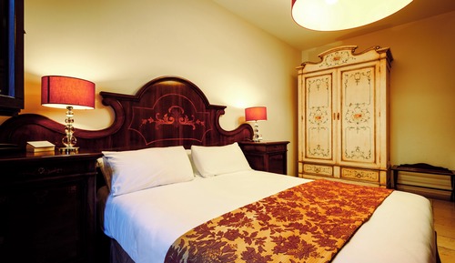 Habitación superior con 1 cama doble o 2 individuales