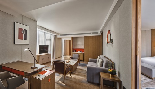 Suite (YuYue)