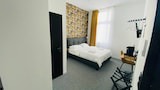 Basic Room, 1 Queen Bed, Terrace