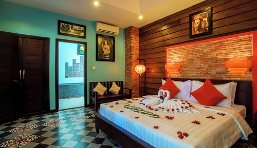Habitación Deluxe con 1 cama doble o 2 individuales, bañera, vistas a la ciudad