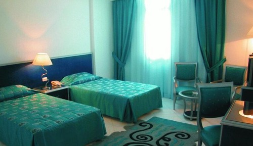 Habitación estándar con 1 cama doble o 2 individuales, vistas al mar