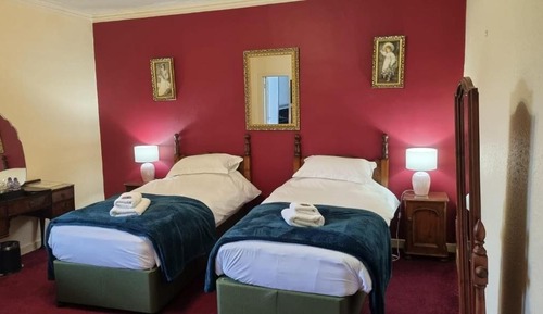 Habitación clásica con 1 cama doble o 2 individuales, no fumadores