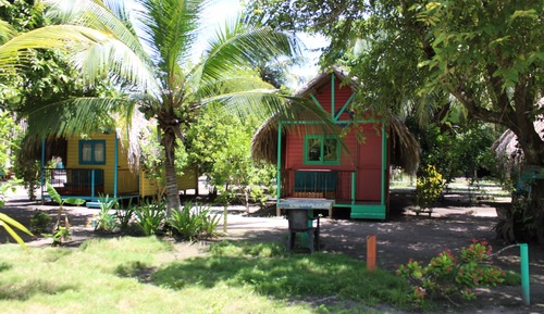 Cabaña (Bungalow 1 - Yellow)