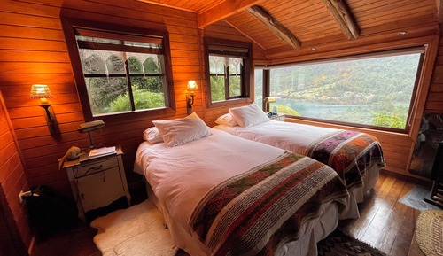 Habitación estándar con 1 cama doble o 2 individuales, baño privado, vistas al río