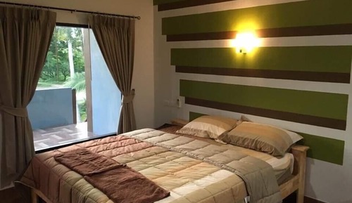 Habitación básica doble, 1 cama de matrimonio grande