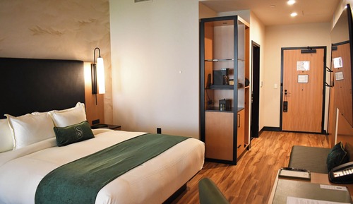 Suite, 1 King Bed, Accessible (Plunge Pool) For 21+ years only