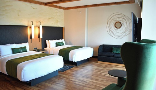 Room, 2 Queen Beds (Concierge) For 21+ years only