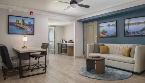 Suite, 1 cama de matrimonio grande, accesible para personas con discapacidad, bañera (2 Room Suite)