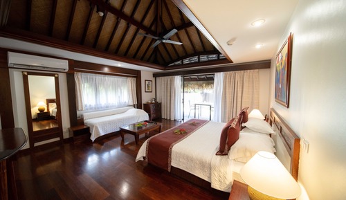 Bungalow, piscina privada, en la zona del jardín