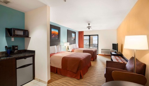 Suite estudio, 2 camas de matrimonio, no fumadores (Upper Floor)