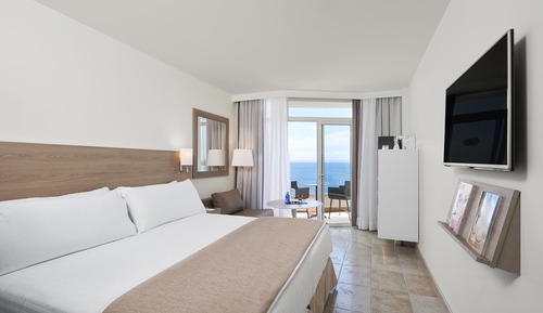 Habitación, habitaciones comunicadas, vistas al mar (Melia, Frontal Sea View, 4+2)