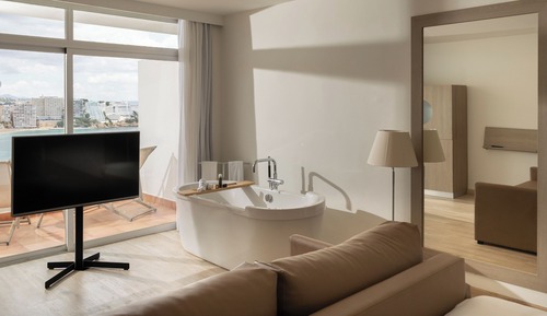 Suite junior (The Level Family)