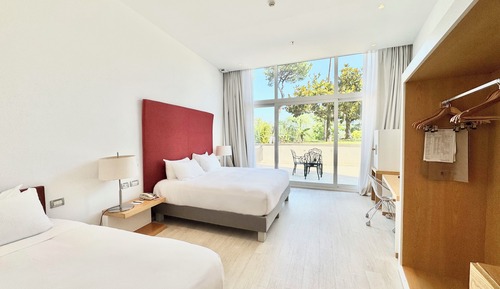 Habitación triple familiar, vistas al jardín