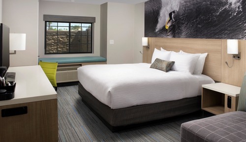 Suite, 1 cama de matrimonio grande, no fumadores (Larger Room;with Sofabed)