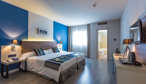 Habitación triple (2 Adults + 1 Child)