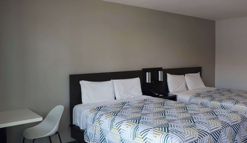 Habitación Deluxe, 2 camas de matrimonio, fumadores, frigorífico y microondas