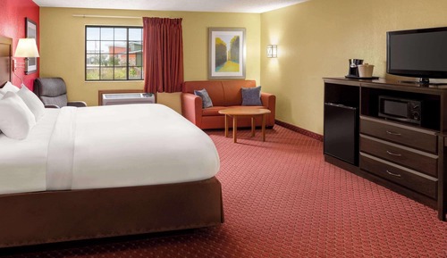 Studio Suite, 1 King Bed, Non Smoking